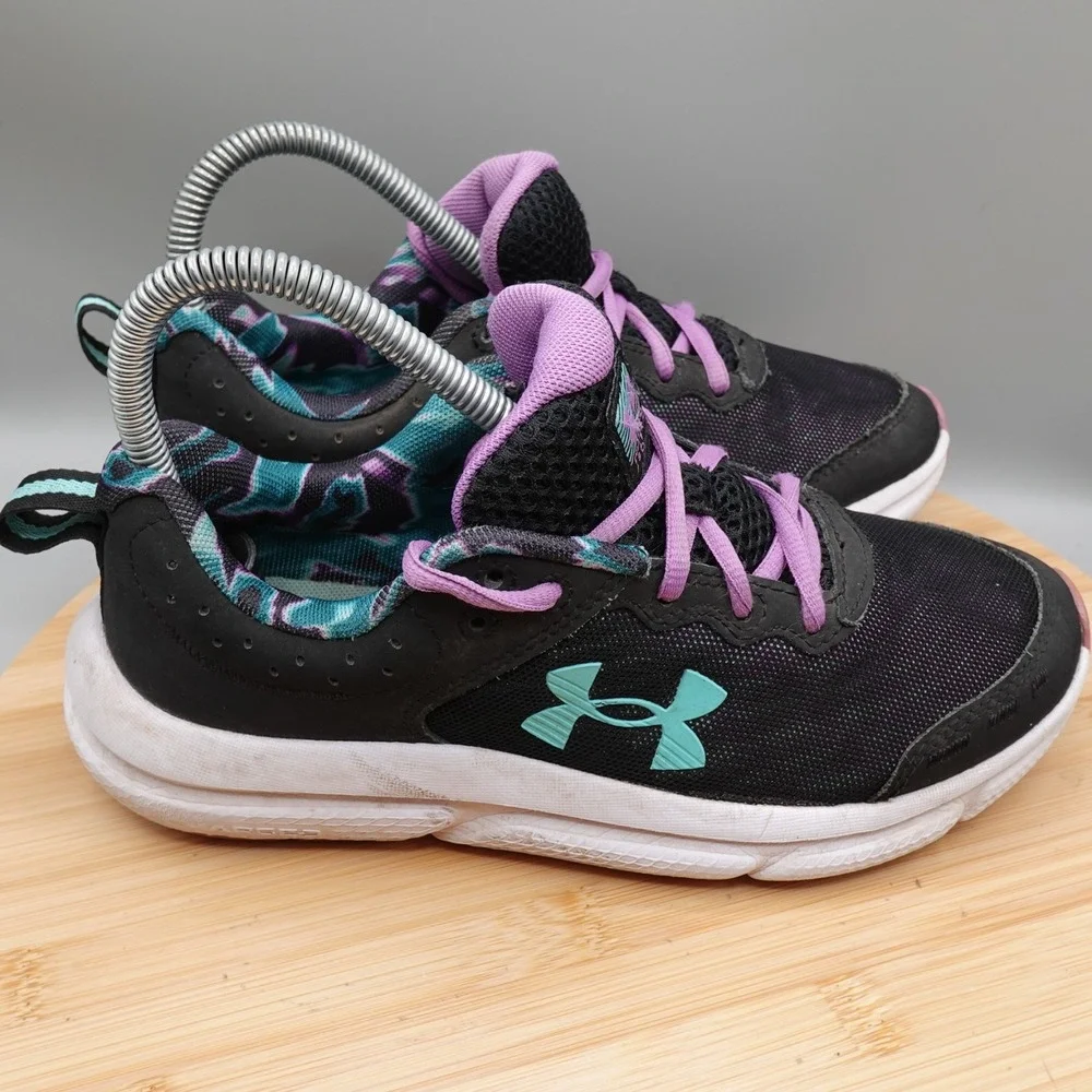 Under‎ Armour Shoes 5Y Womens 6.5 Black Purple Athletic Charged Assert 10 Flaws